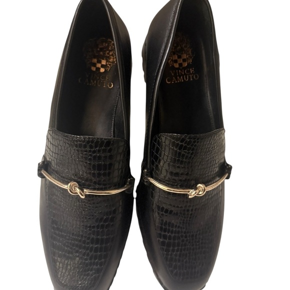 Vince Camuto Black Textured Loafers with Gold Detail brand new - Picture 5 of 14